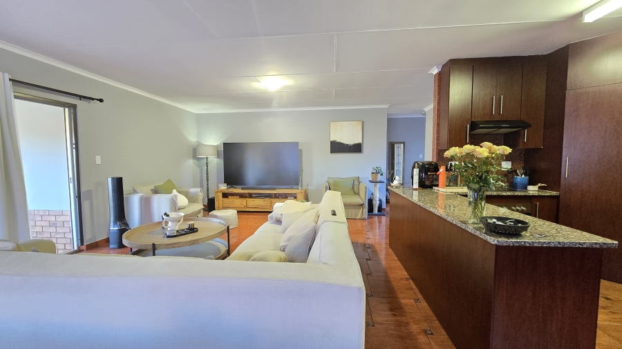 4 Bedroom Property for Sale in Waterkloof East North West